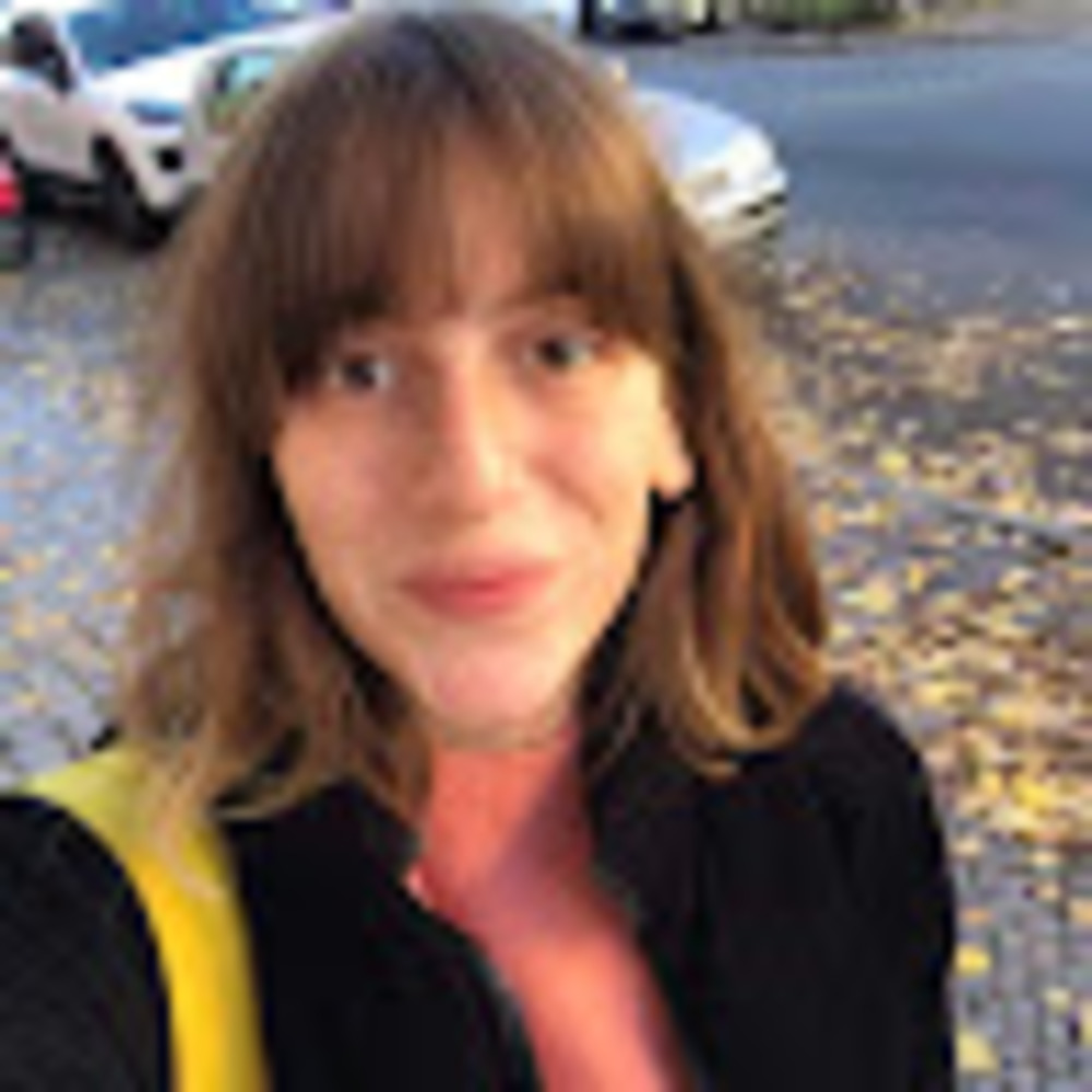 Meet your Posher, Lara